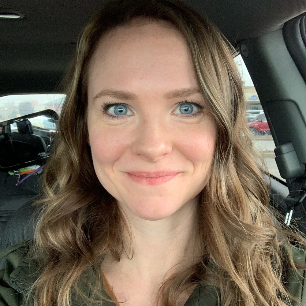 Meet your Posher, Emily